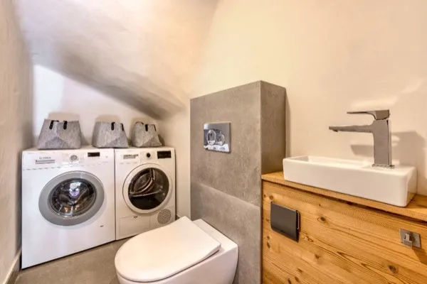 Bathroom ground-floor apartment