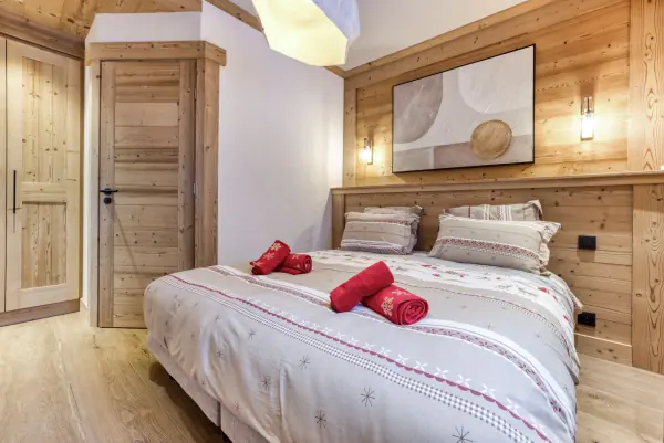 Ensuite bedroom floor 1