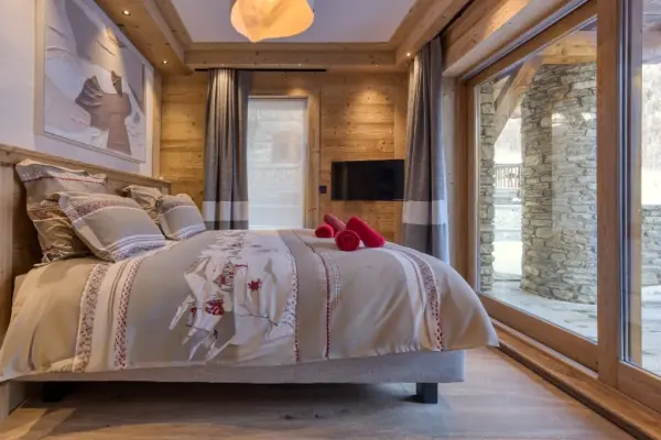 Ensuite bedroom floor 1