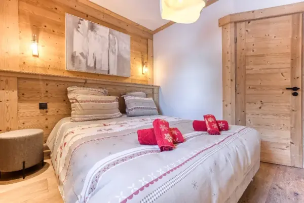 Ensuite bedroom floor 1